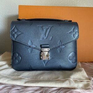 Louis Vuitton Pochette Métis